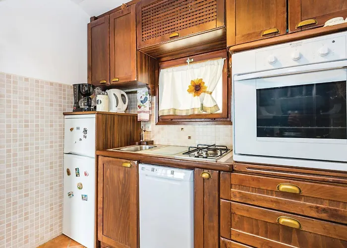 Stunning Home In Moscenicka Draga